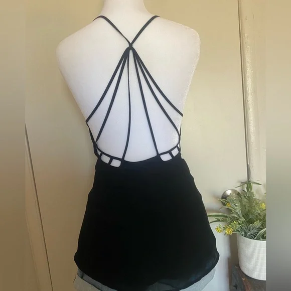 Chic Black Women's‎ Camisole with Lattice Neckline - Picture 4 of 7